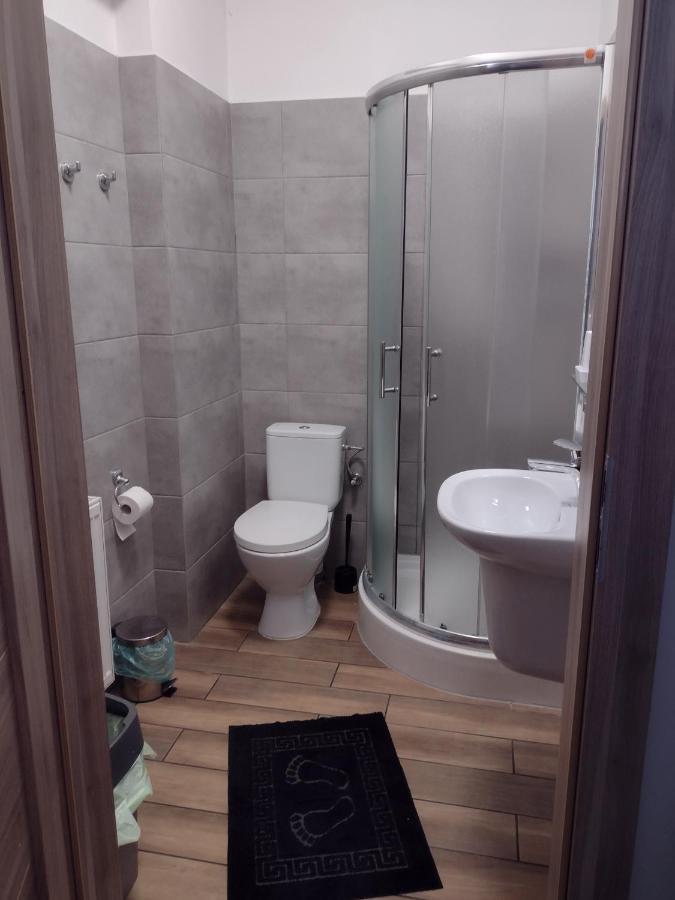 Hostel Helios เชสเนีย ภายนอก รูปภาพ